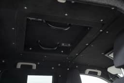 Mieten Gepanzerter Mitsubishi L200, Foto 4