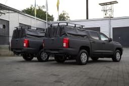 Mieten Gepanzerter Mitsubishi L200, Foto 10