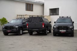Mieten Gepanzerter Mitsubishi L200, Foto 11