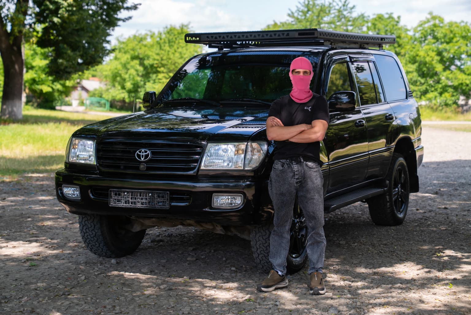 Наш внесок у підтримку армії України: броньований автомобіль для виконання завдань в прифронтовій зоні.